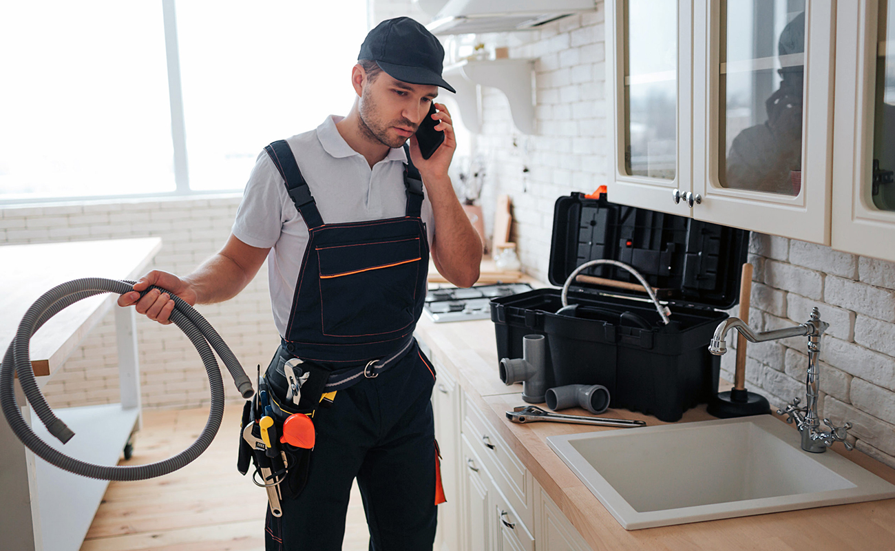 The reason behind Power Outlets are Sparking - RHD-SV